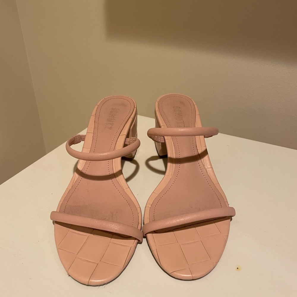 Nude-Pink Schmitz Heels